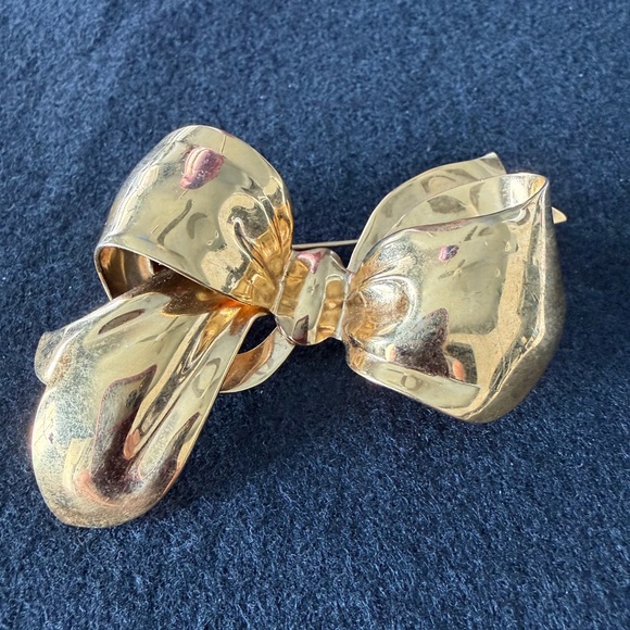 Monet Accessories - Monet Gold Plated Vintage Brooch - Feminine Bow Design